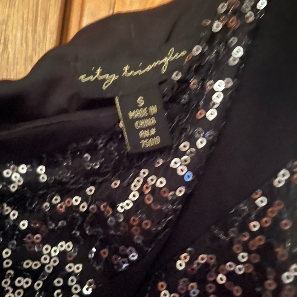 Dress - Picture 4 of 4